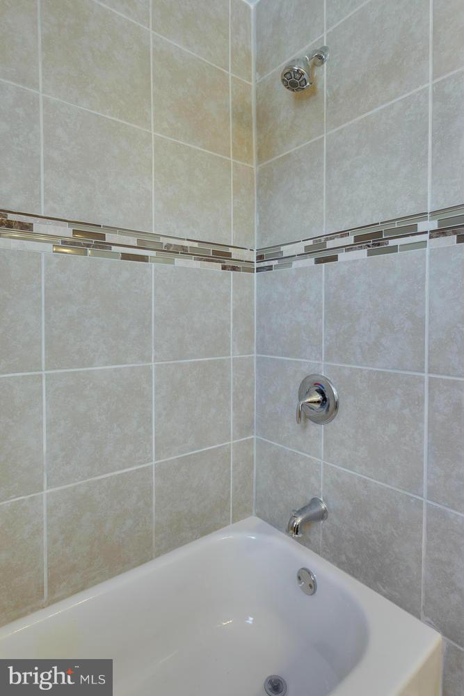 3917 Bareva Road Baltimore, MD 21215 - Photo 19 of 30 Bath