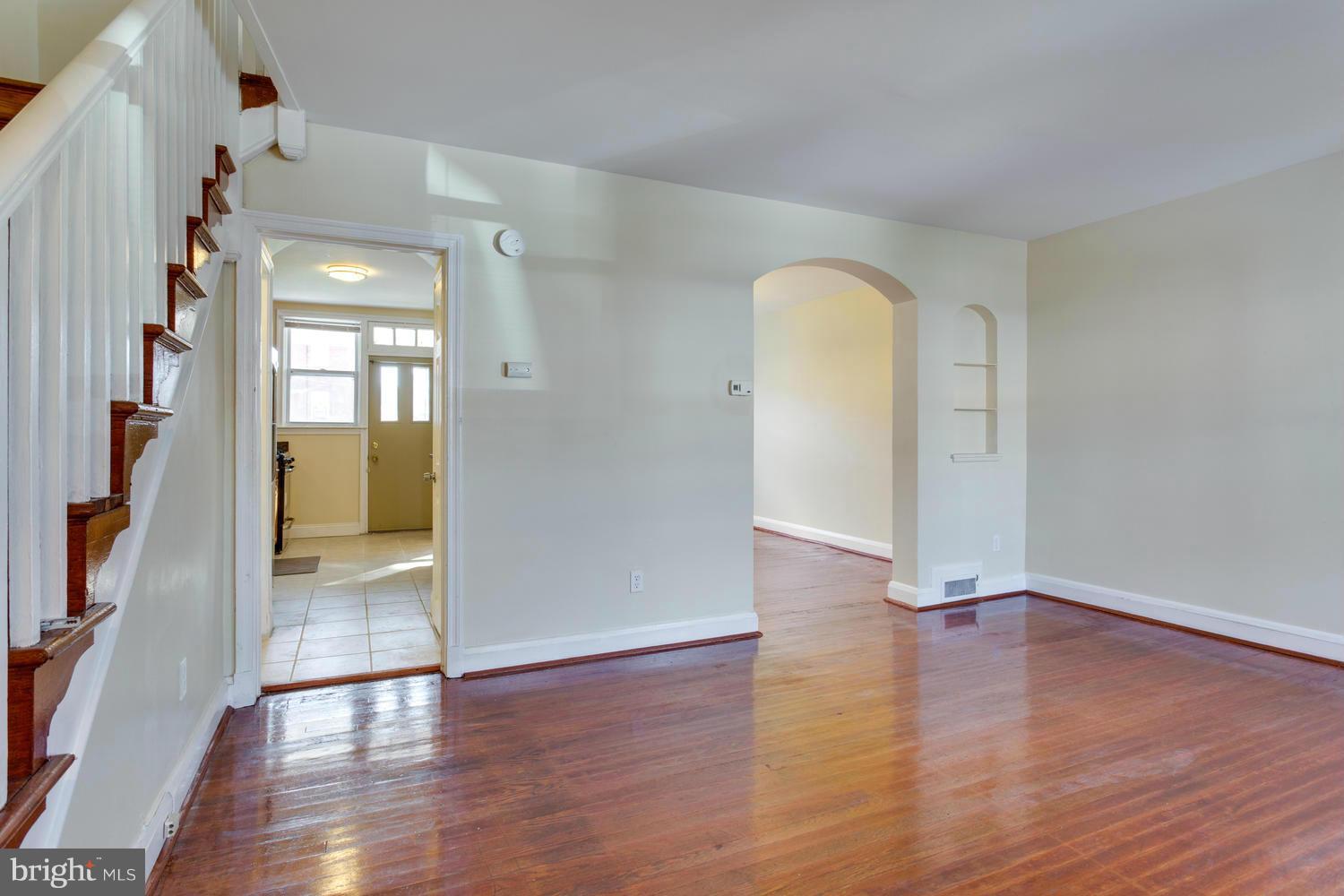 3917 Bareva Road Baltimore, MD 21215 - Photo 5 of 30 Living Room