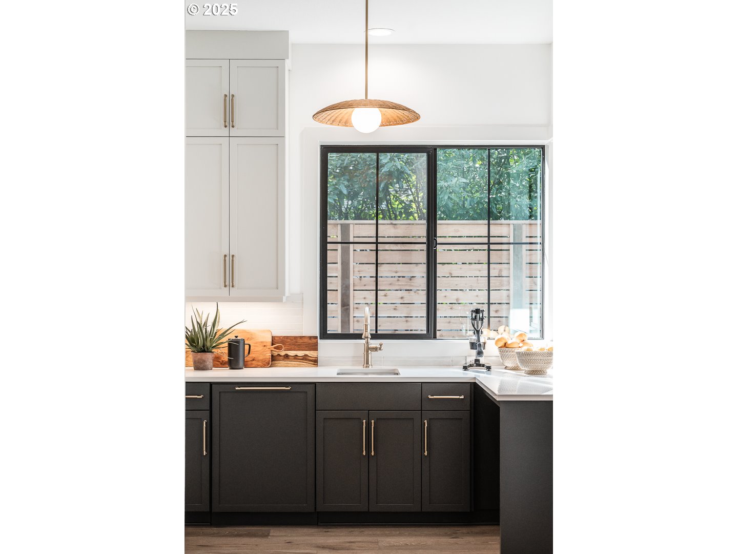 850 Southwest York Road Lake Oswego, OR 97034 - Photo 14 of 27 Kitchen