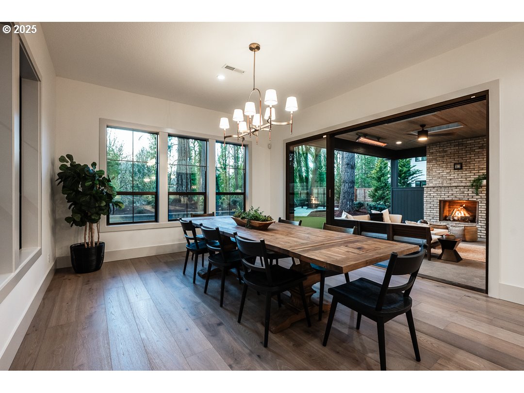 850 Southwest York Road Lake Oswego, OR 97034 - Photo 16 of 27 Dining Area