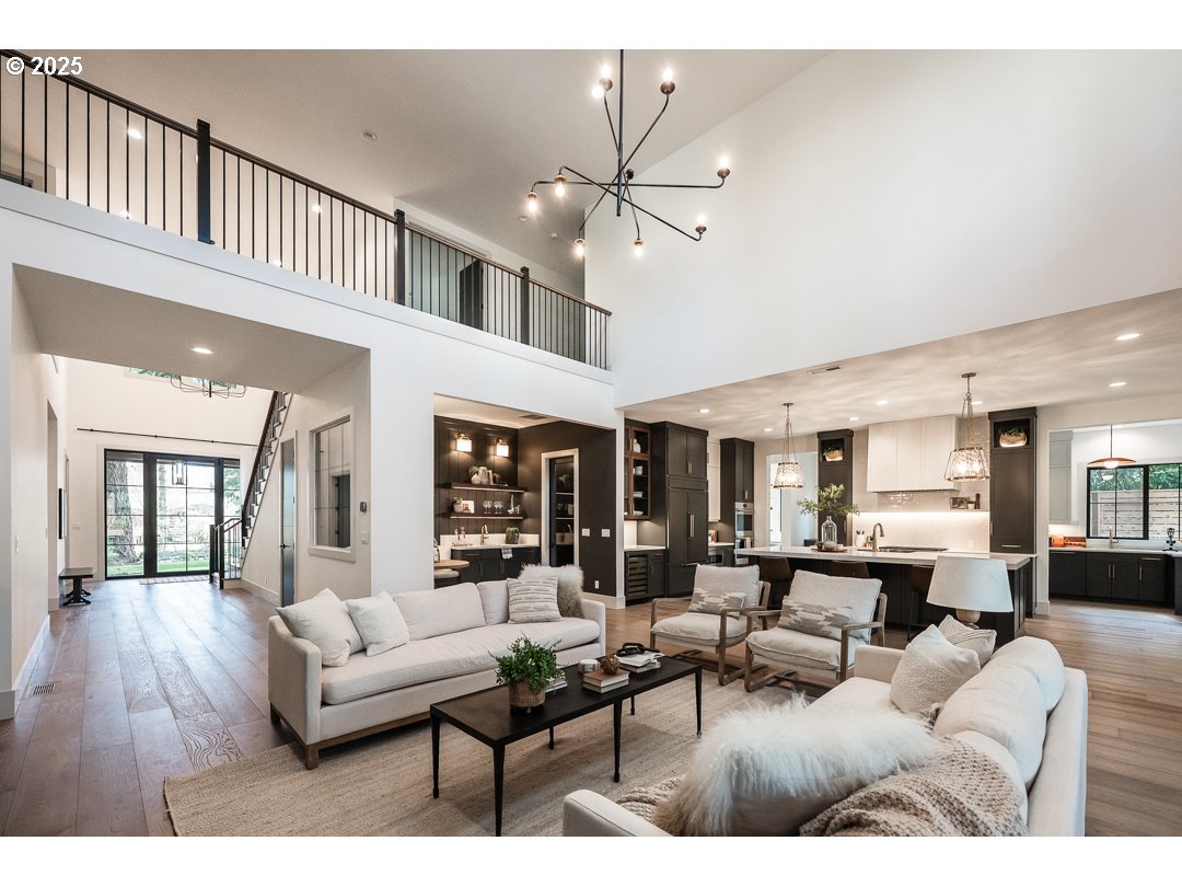 850 Southwest York Road Lake Oswego, OR 97034 - Photo 5 of 27 Gallery Image 5