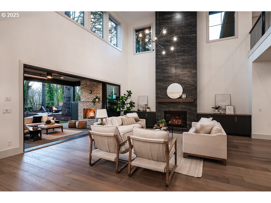 850 Southwest York Road Lake Oswego, OR 97034 - Photo 6 of 27 Gallery Image 6