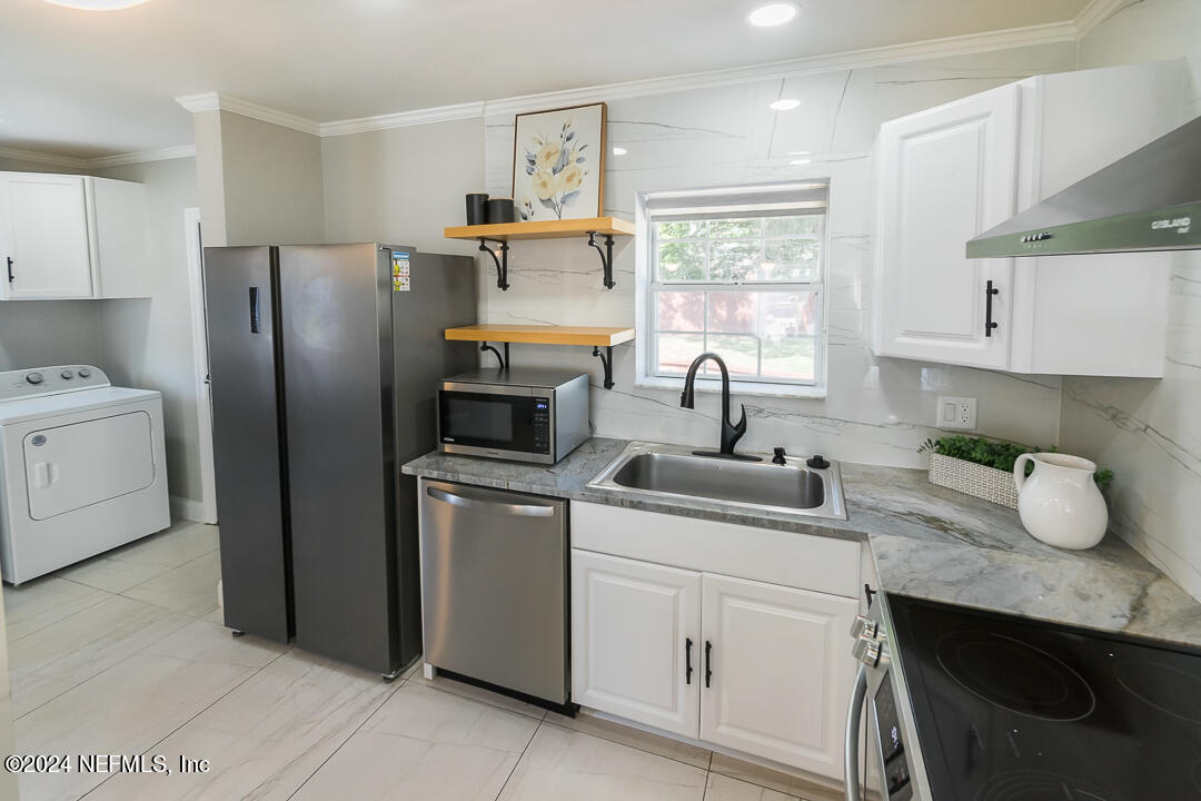 838 Old Hickory Road Jacksonville, FL 32207 - Photo 13 of 24 Kitchen