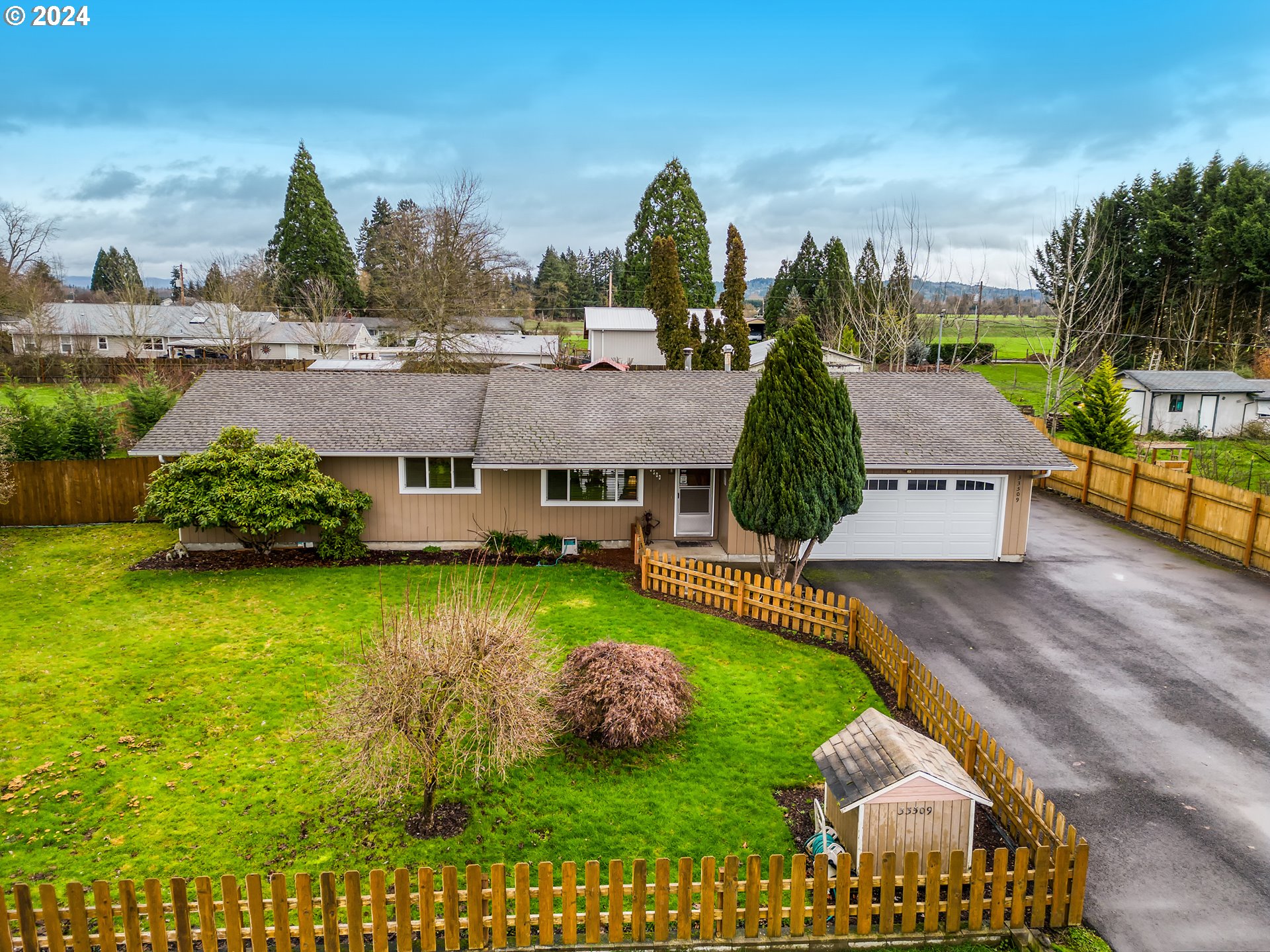 33509 Millview Way Lebanon, OR 97355 - Photo 1 of 38 Gallery Image 1