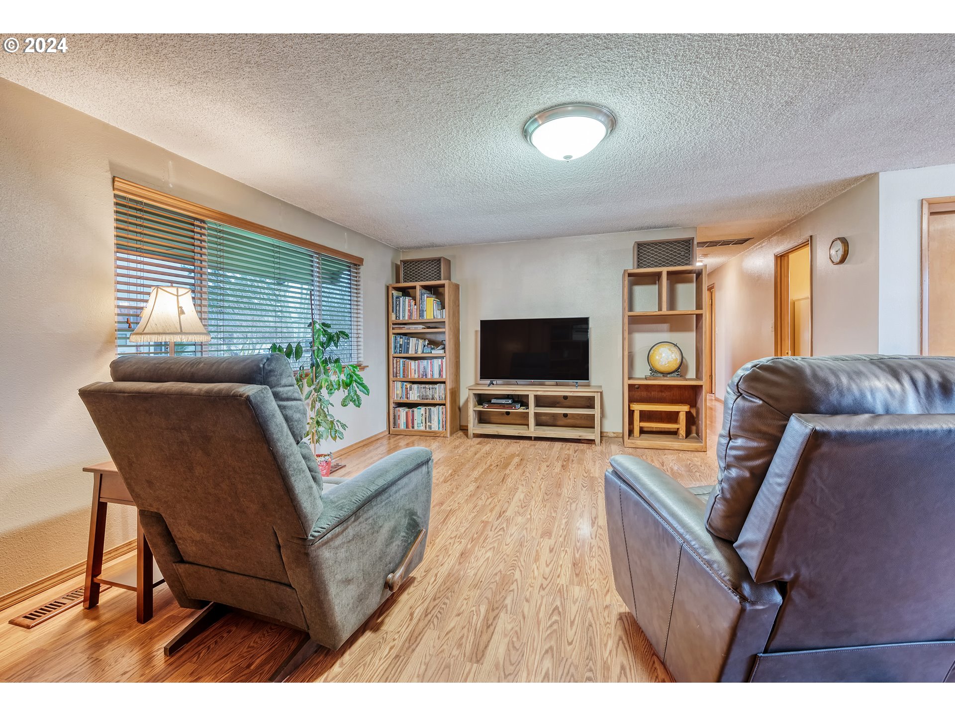 33509 Millview Way Lebanon, OR 97355 - Photo 11 of 38 Gallery Image 11