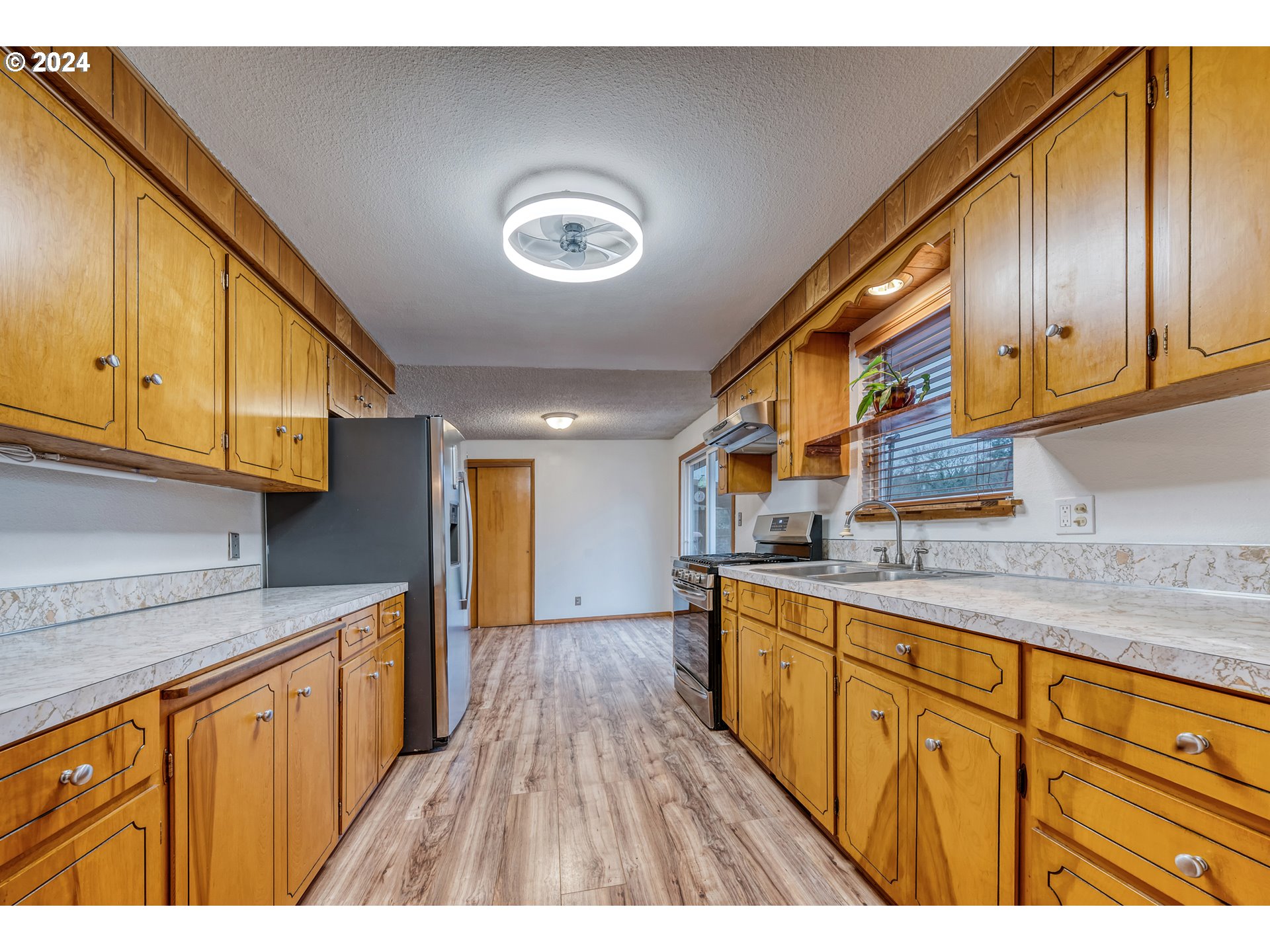 33509 Millview Way Lebanon, OR 97355 - Photo 17 of 38 Gallery Image 17