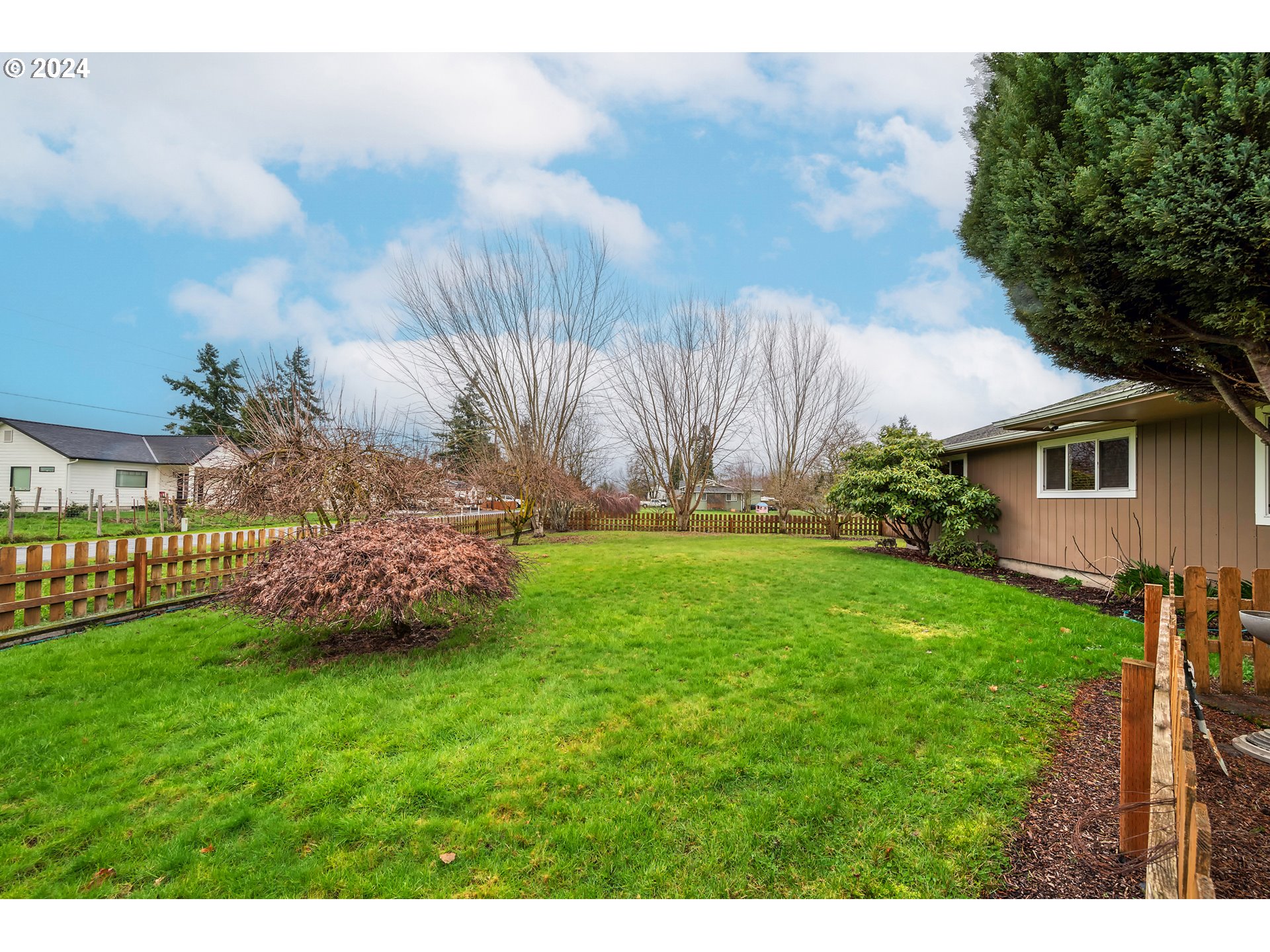 33509 Millview Way Lebanon, OR 97355 - Photo 30 of 38 Gallery Image 30