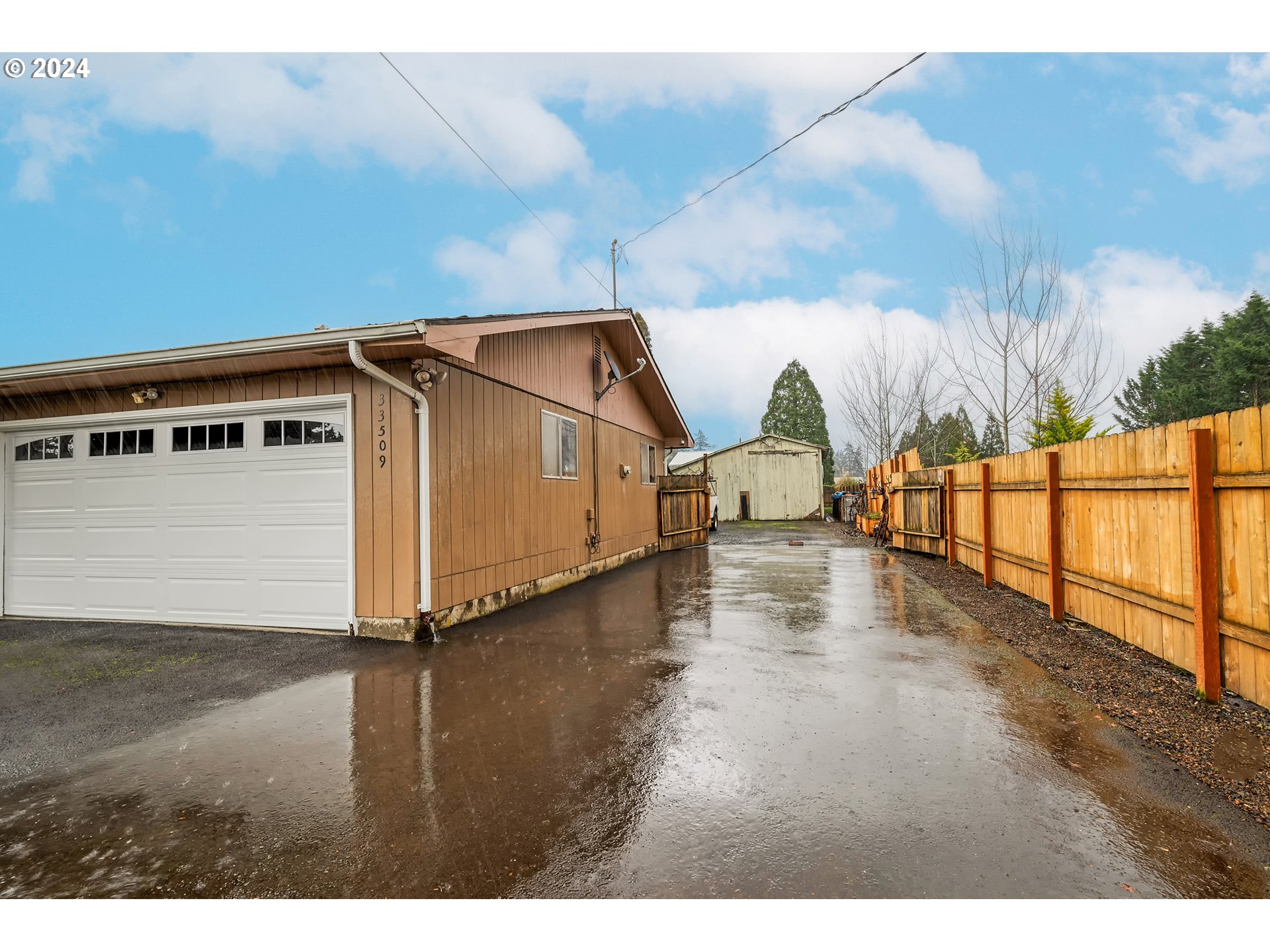 33509 Millview Way Lebanon, OR 97355 - Photo 6 of 38 Gallery Image 6