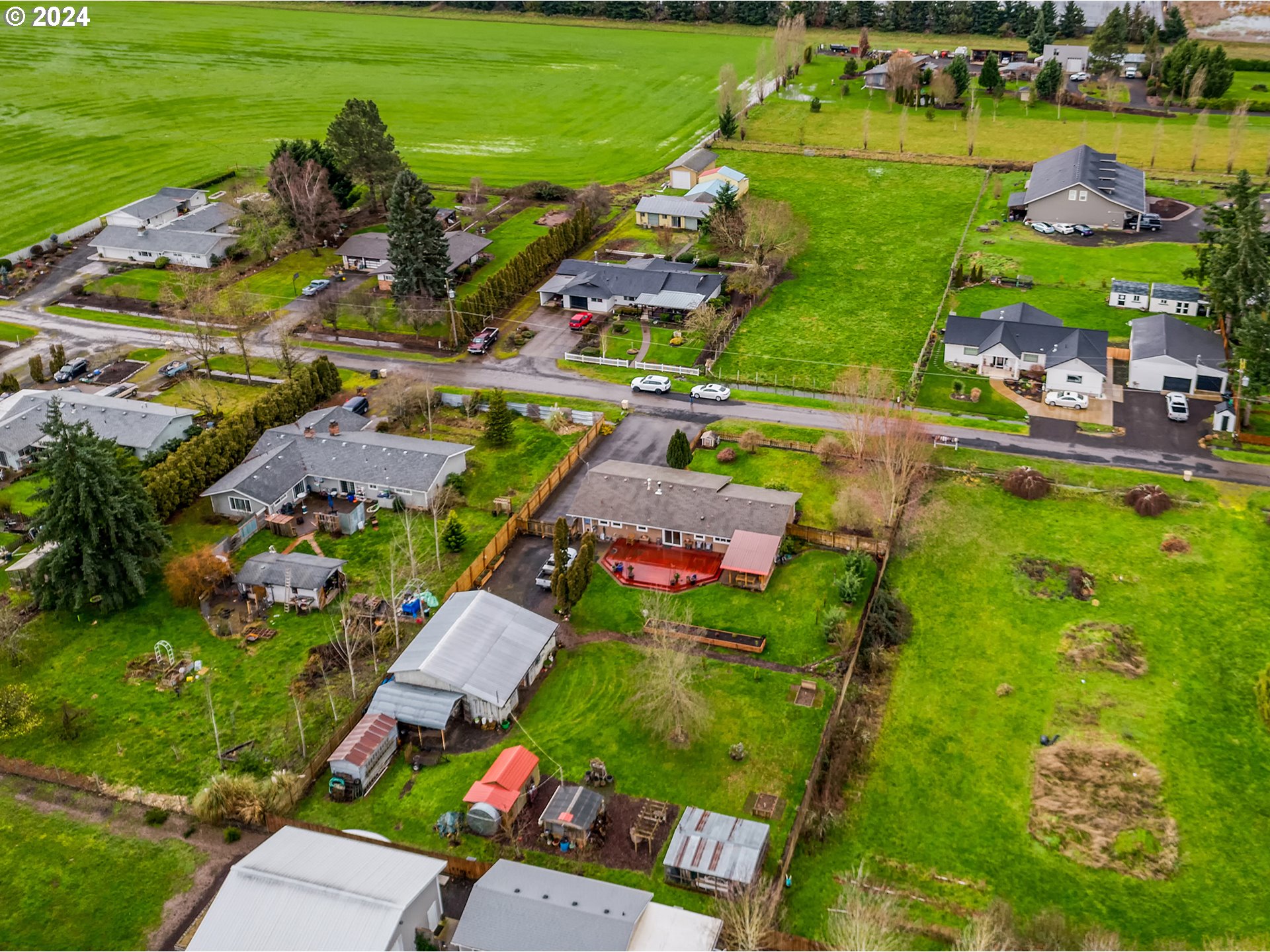 33509 Millview Way Lebanon, OR 97355 - Photo 9 of 38 Gallery Image 9