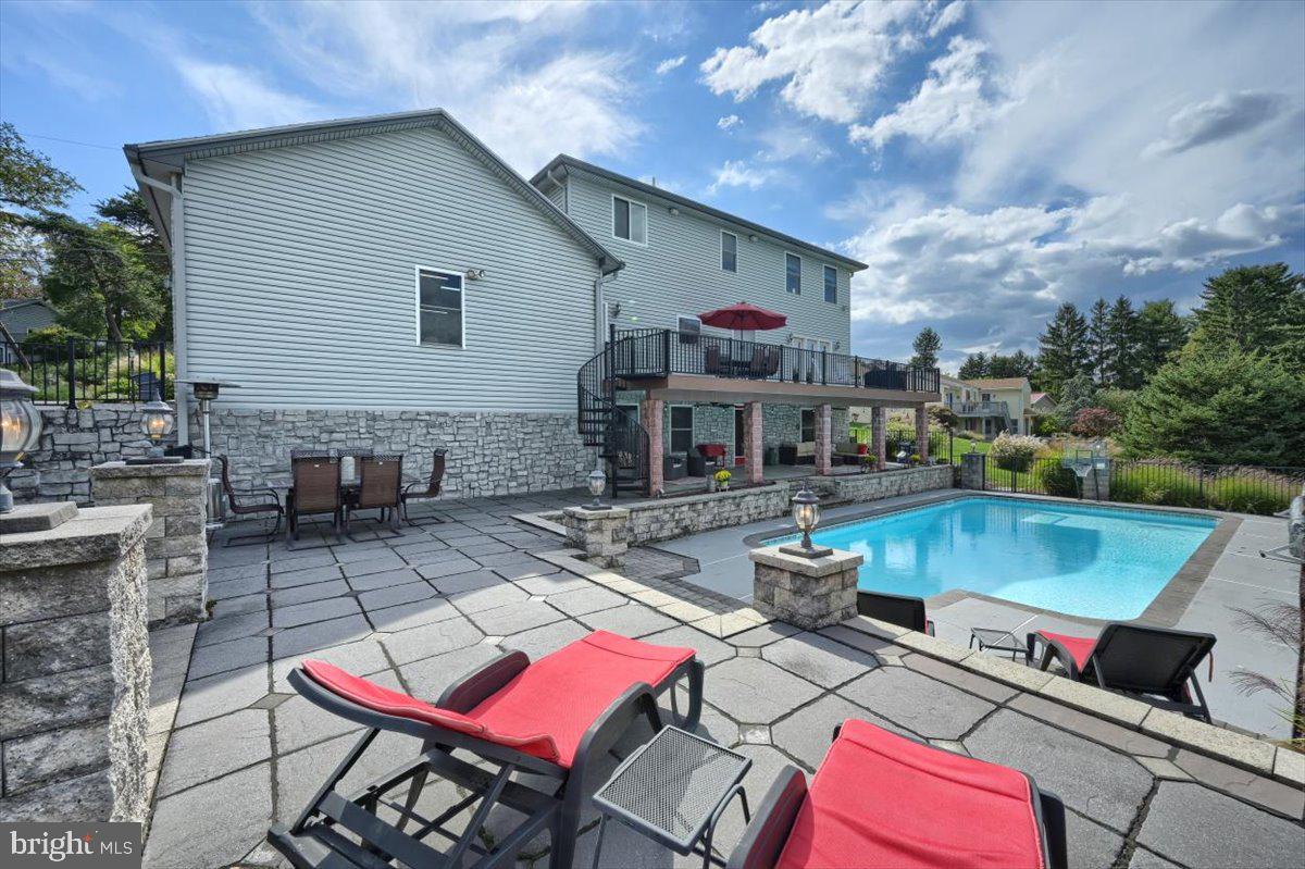207 Hemlock Road New Cumberland, PA 17070 - Photo 3 of 51 Extensive hardscape, perfect for entertaining!