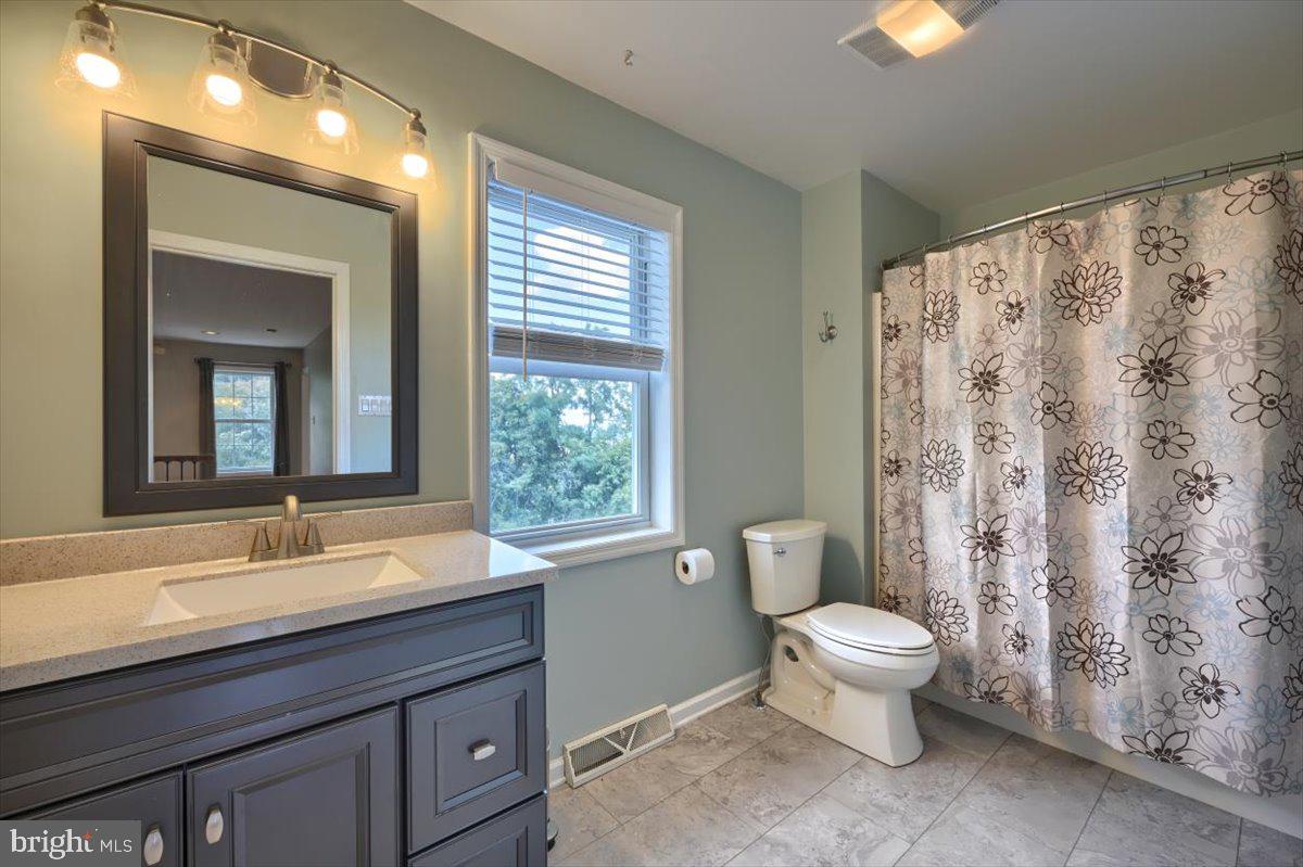 207 Hemlock Road New Cumberland, PA 17070 - Photo 34 of 51 Upstairs guest bath with vanity sink.