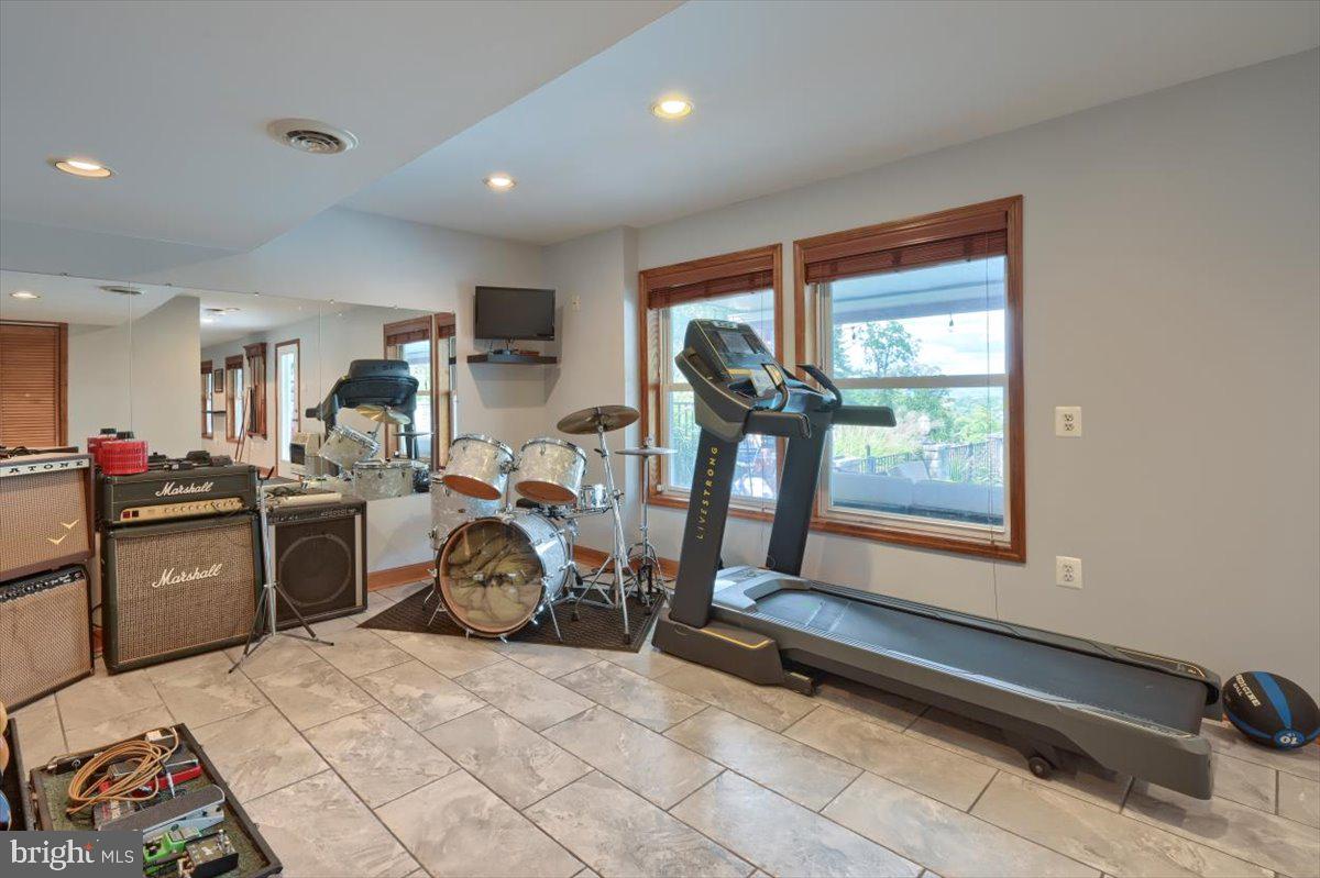 207 Hemlock Road New Cumberland, PA 17070 - Photo 40 of 51 Great flex space for a gym, dance or music studio.