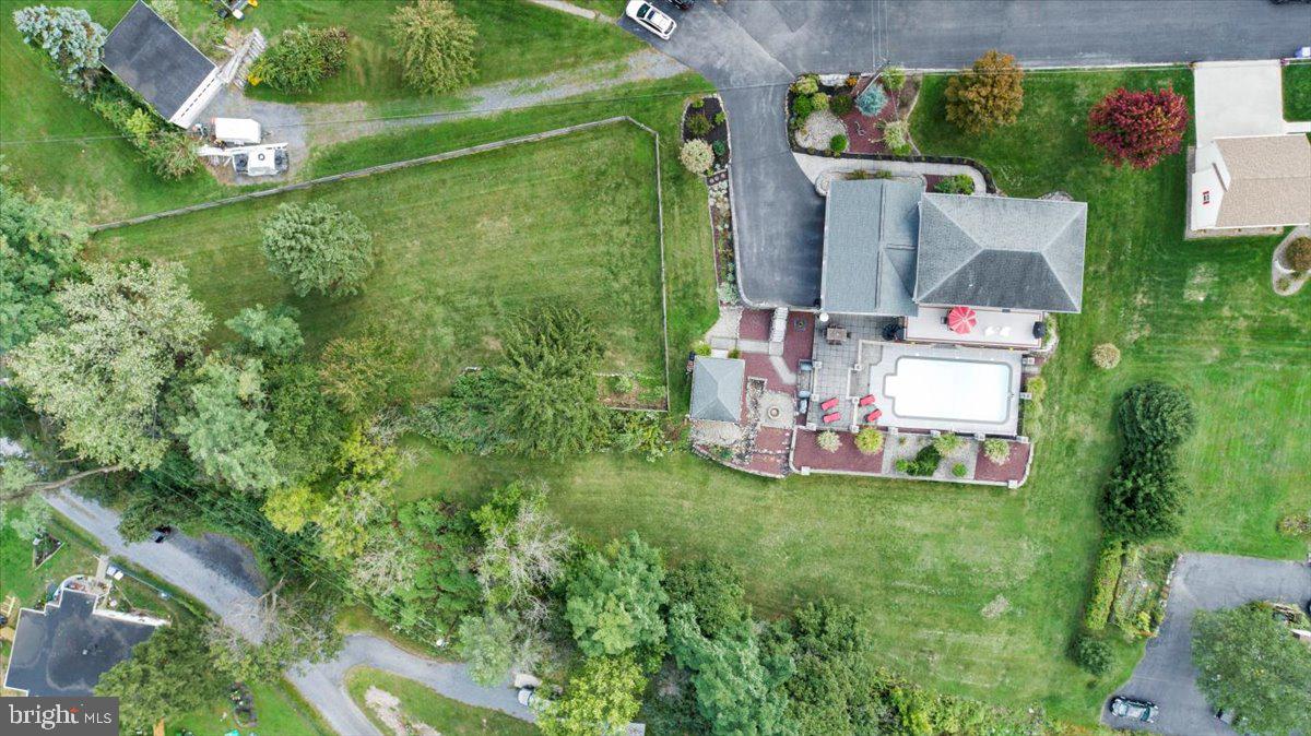 207 Hemlock Road New Cumberland, PA 17070 - Photo 45 of 51 Fully fenced in grassy area, perfect for dogs.