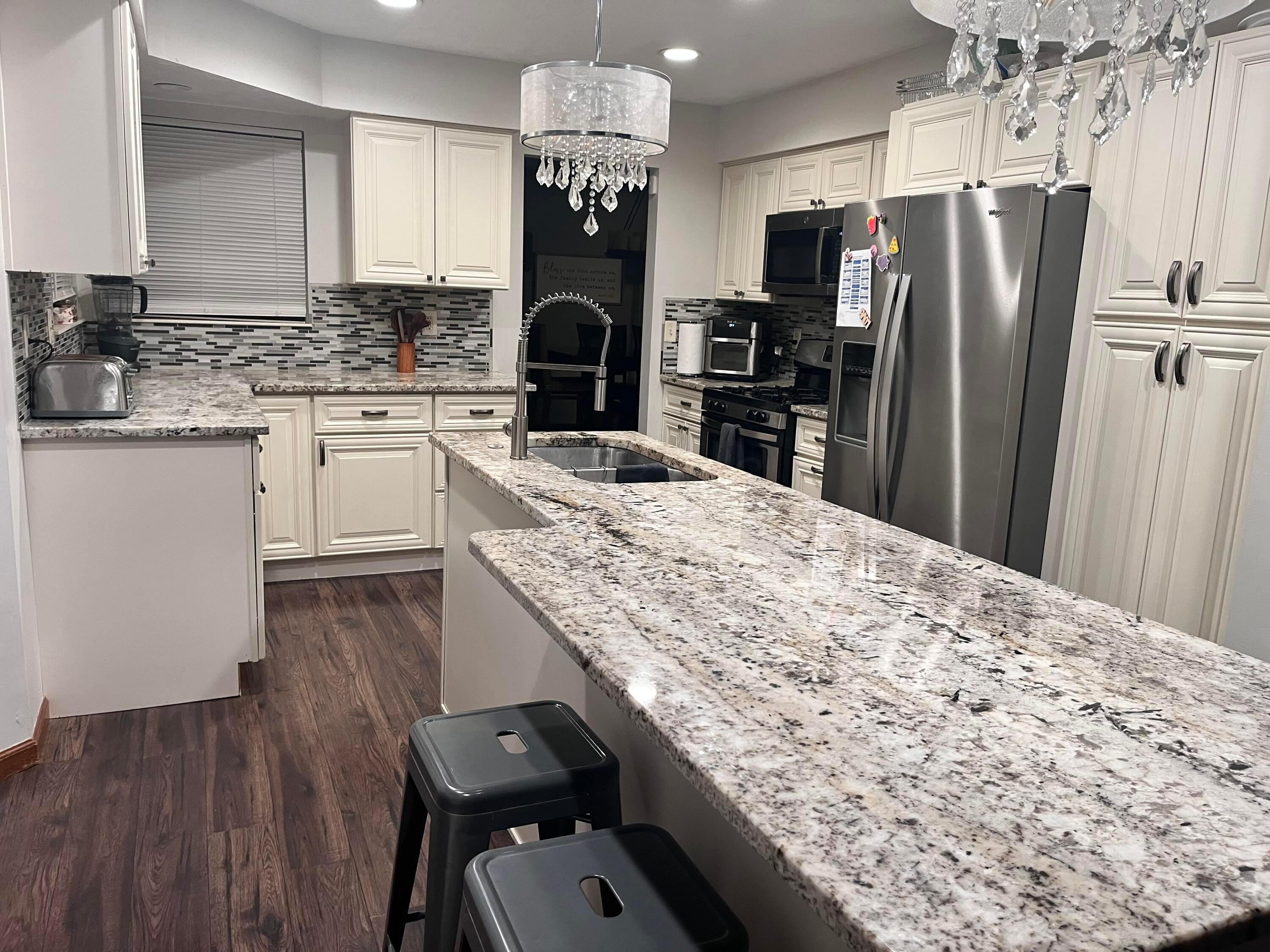 1160 Riva Ridge Boulevard Columbus, OH 43230 - Photo 6 of 10 kitchen1