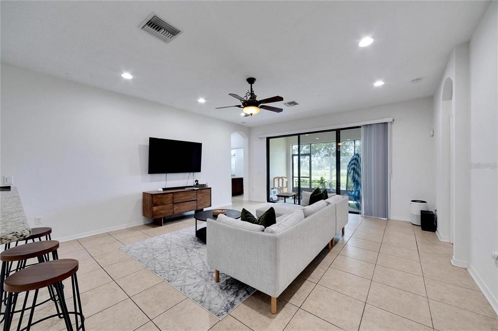 307 Star Shell Drive Apollo Beach, FL 33572 - Photo 9 of 48