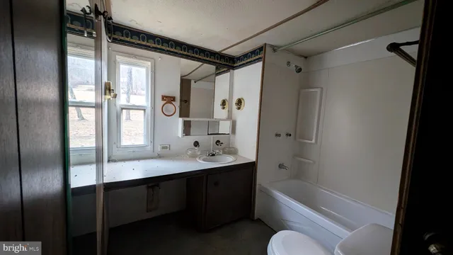 $275,000 | 586 Old Limekiln Lane, Newport, PA 17074