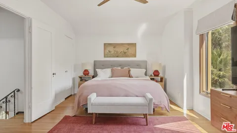 $2,595,000 | 1602 Golf Club Drive, Glendale, CA 91206