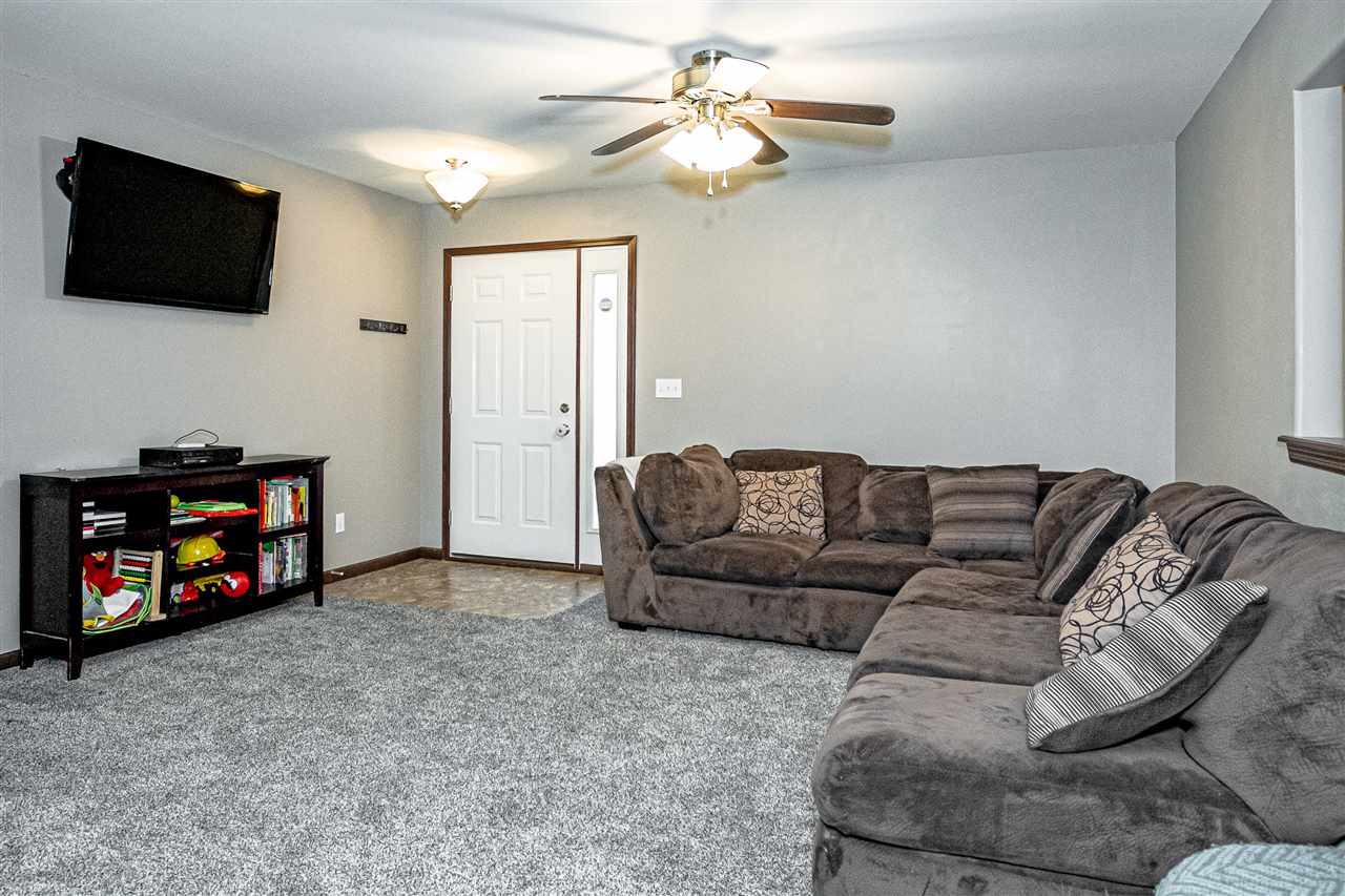 2908 Riviera Street Southwest, Unit B Cedar Rapids, IA 52404 - Photo 2 of 17 Gallery Image 2