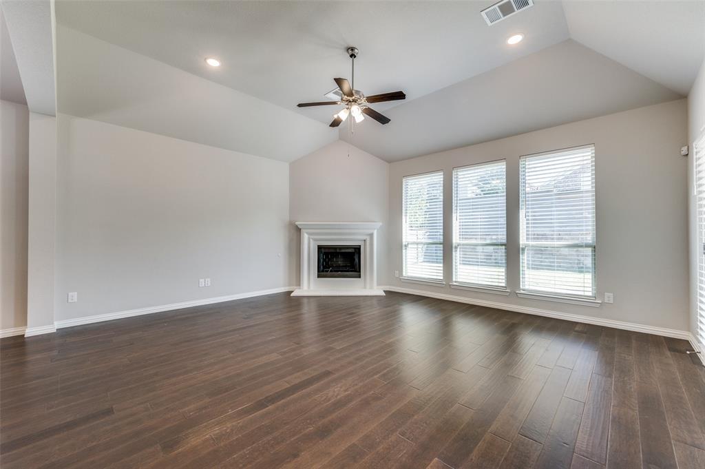 4720 Bonfire Way Little Elm, TX 76227 - Photo 6 of 34