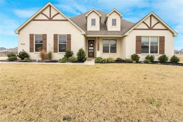 $379,999 | 9524 Ocelot Court, Godley, TX 76044
