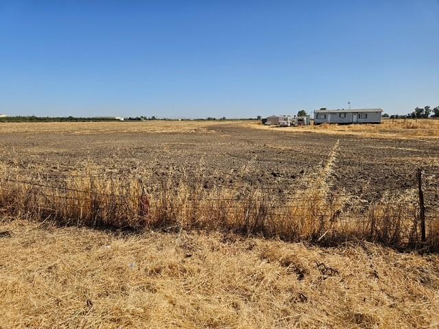 341 Reilly Road Merced, CA 95341 - Photo 6 of 14 a view of an ocean beach
