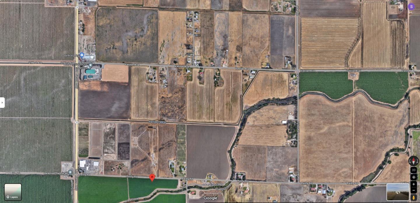 341 Reilly Road Merced, CA 95341 - Photo 7 of 14 a bathroom with a shower