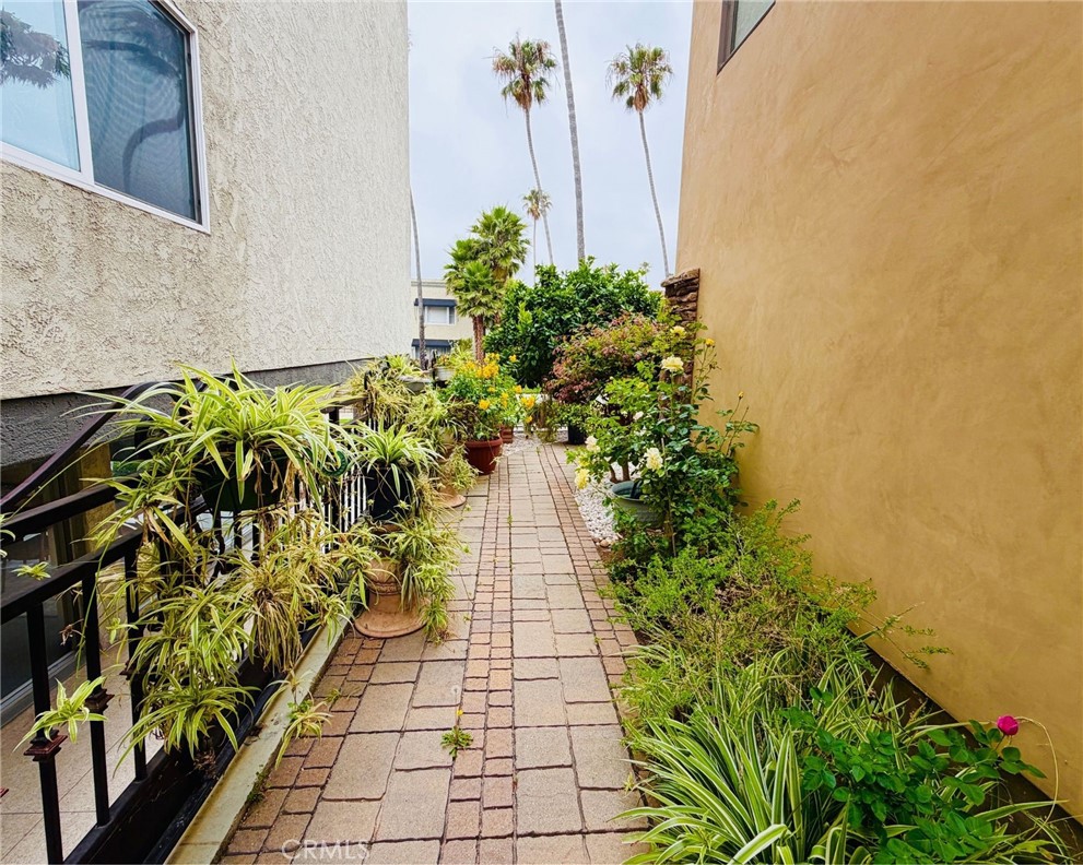 116 Termino Avenue Long Beach, CA 90803 - Photo 10 of 67 Sideway