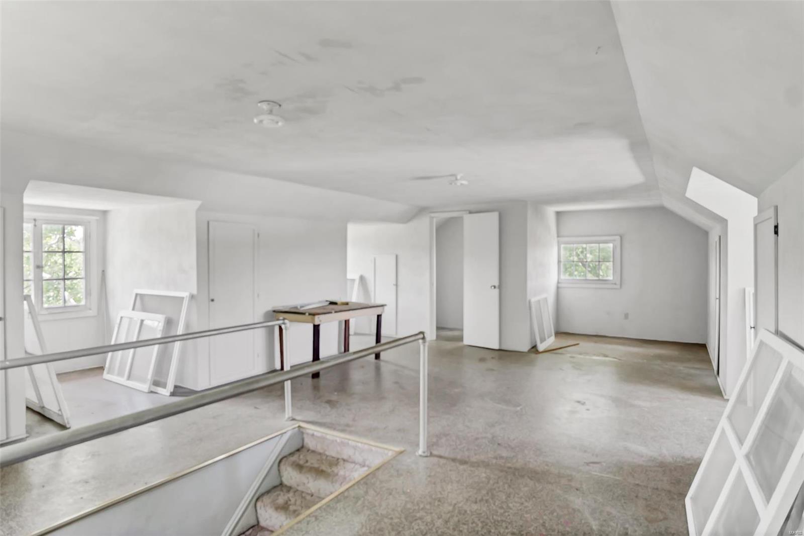 121 Woodstock Road St. Louis, MO 63135 - Photo 22 of 31 Gallery Image 22