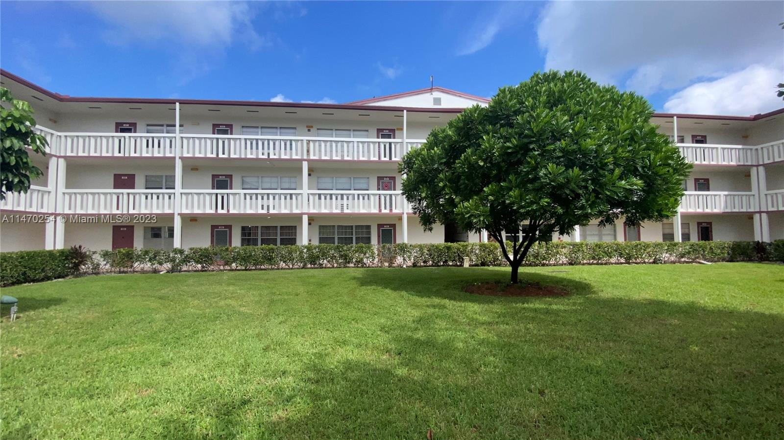 385 Fanshaw, Unit J385 Boca Raton, FL 33434 - Photo 1 of 22