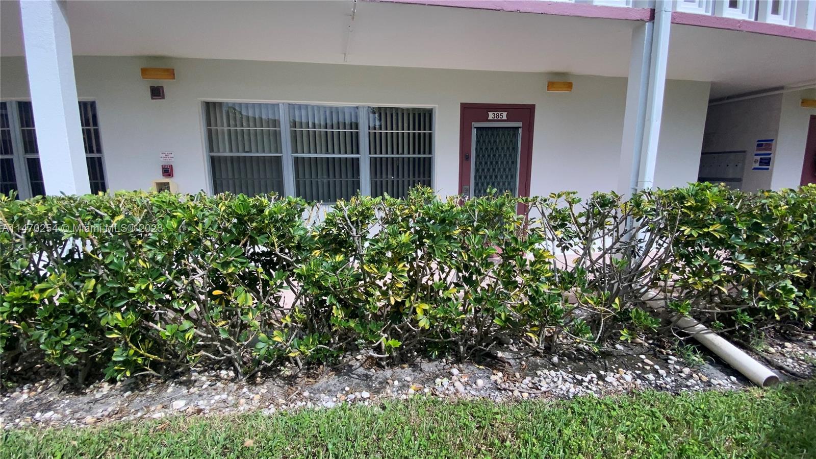 385 Fanshaw, Unit J385 Boca Raton, FL 33434 - Photo 2 of 22