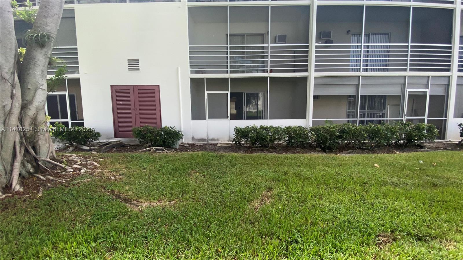 385 Fanshaw, Unit J385 Boca Raton, FL 33434 - Photo 3 of 22