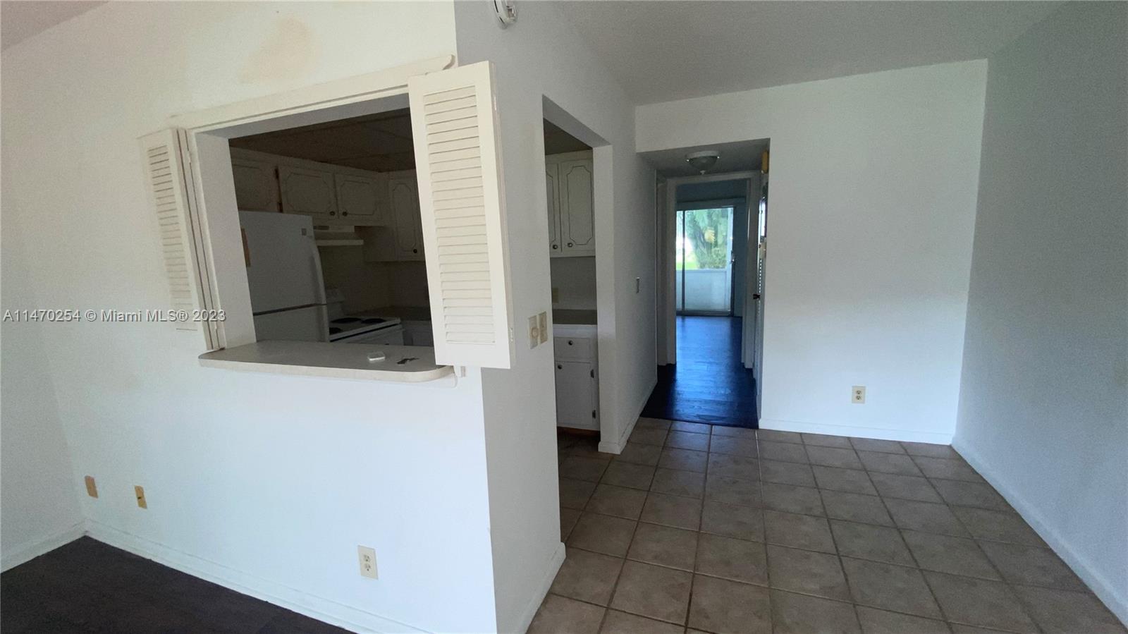 385 Fanshaw, Unit J385 Boca Raton, FL 33434 - Photo 9 of 22