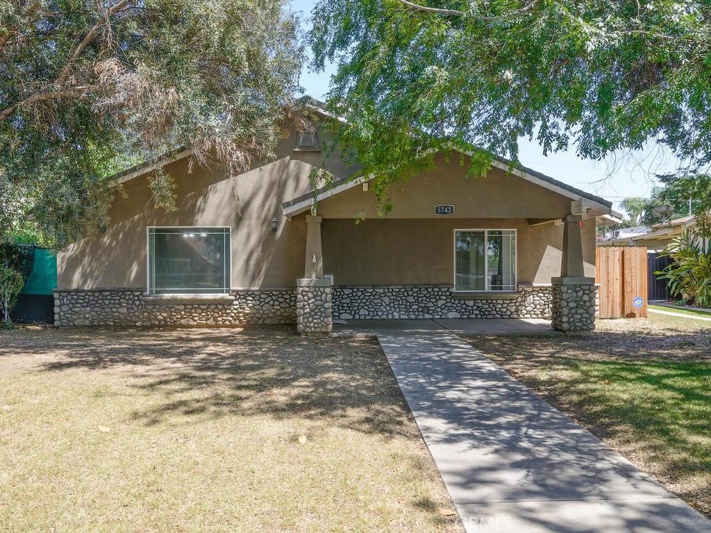 5742 Magnolia Avenue Riverside, CA 92506 - Photo 24 of 25