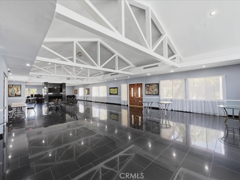 9735 Vía Roma Burbank, CA 91504 - Photo 31 of 36