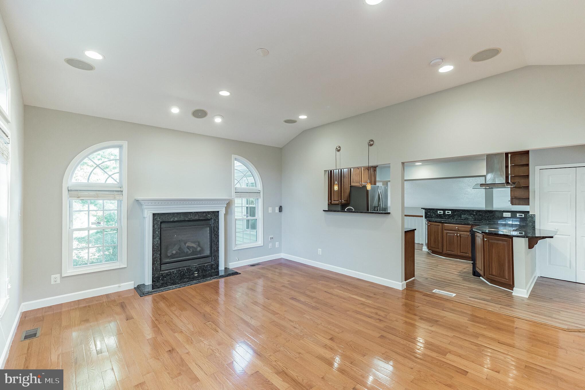 2840 Edgelea Road Vienna, VA 22181 - Photo 5 of 29 Gallery Image 5