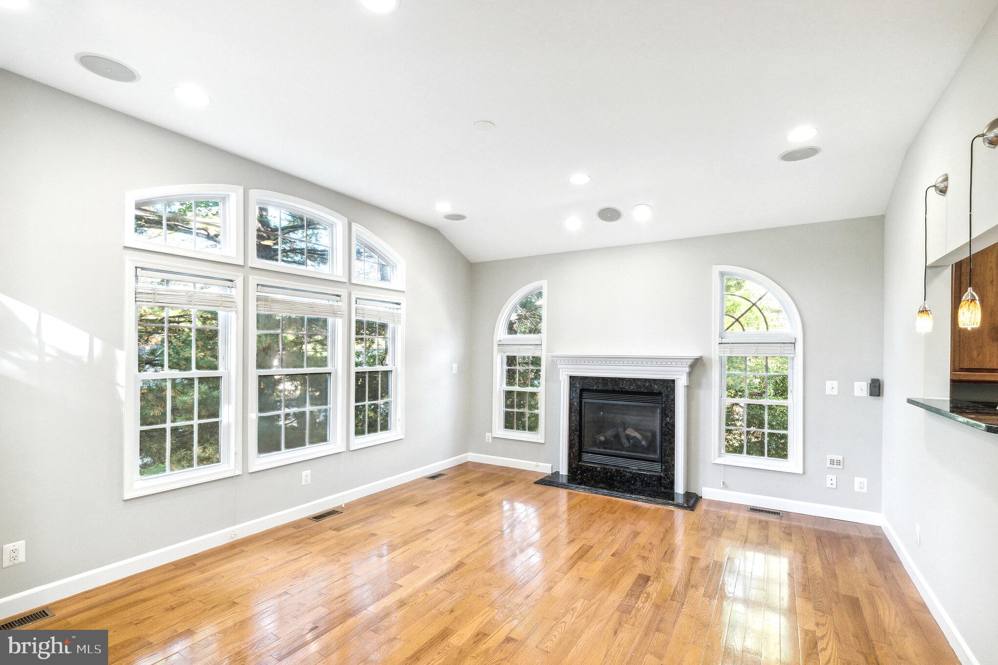 2840 Edgelea Road Vienna, VA 22181 - Photo 6 of 29 Gallery Image 6