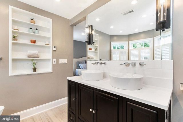 $1,565,000 | 1 West Mason Avenue, Alexandria, VA 22301