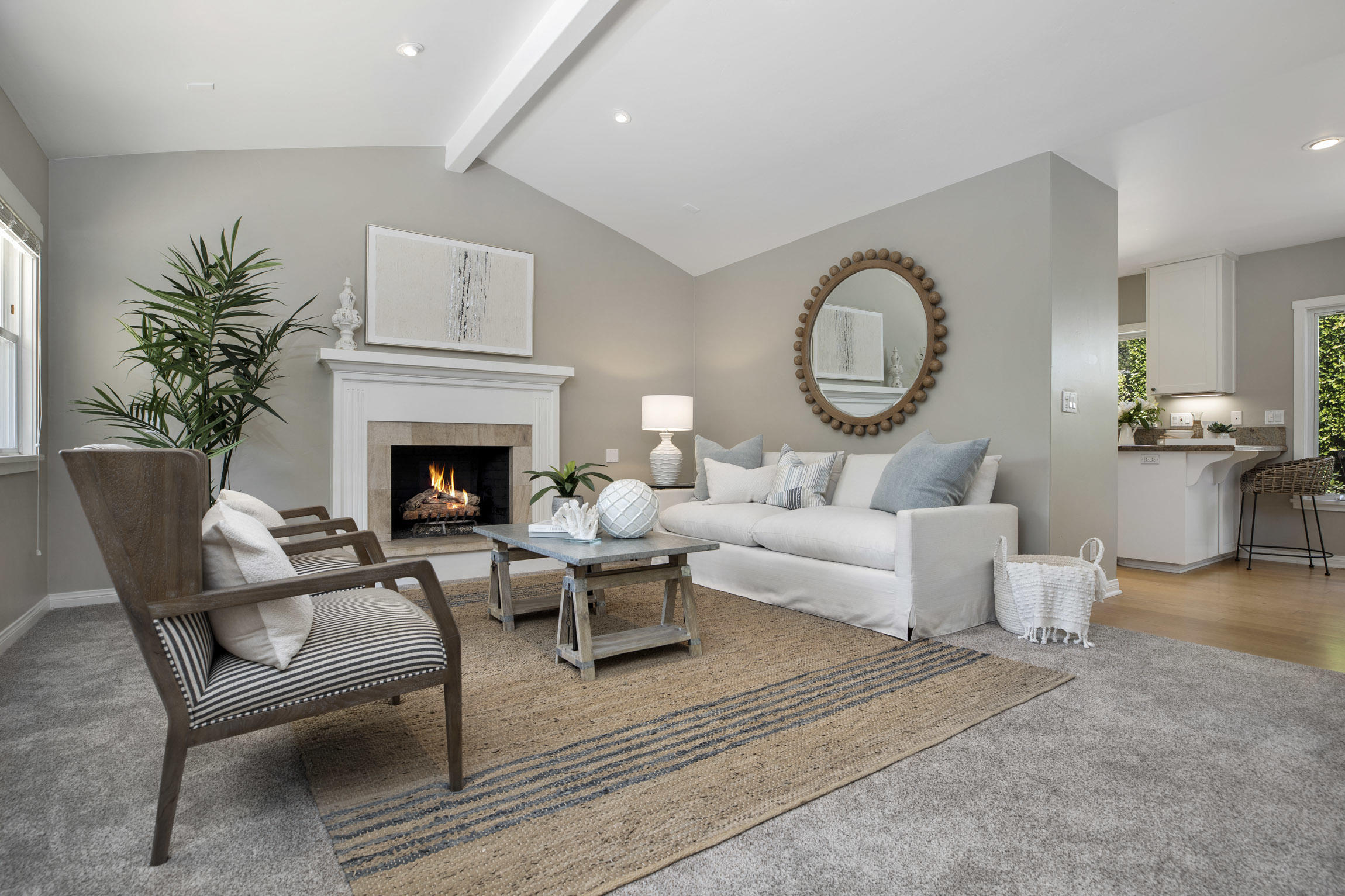 1335 B Danielson Road Santa Barbara, CA 93108 - Photo 5 of 19 5. Living Room