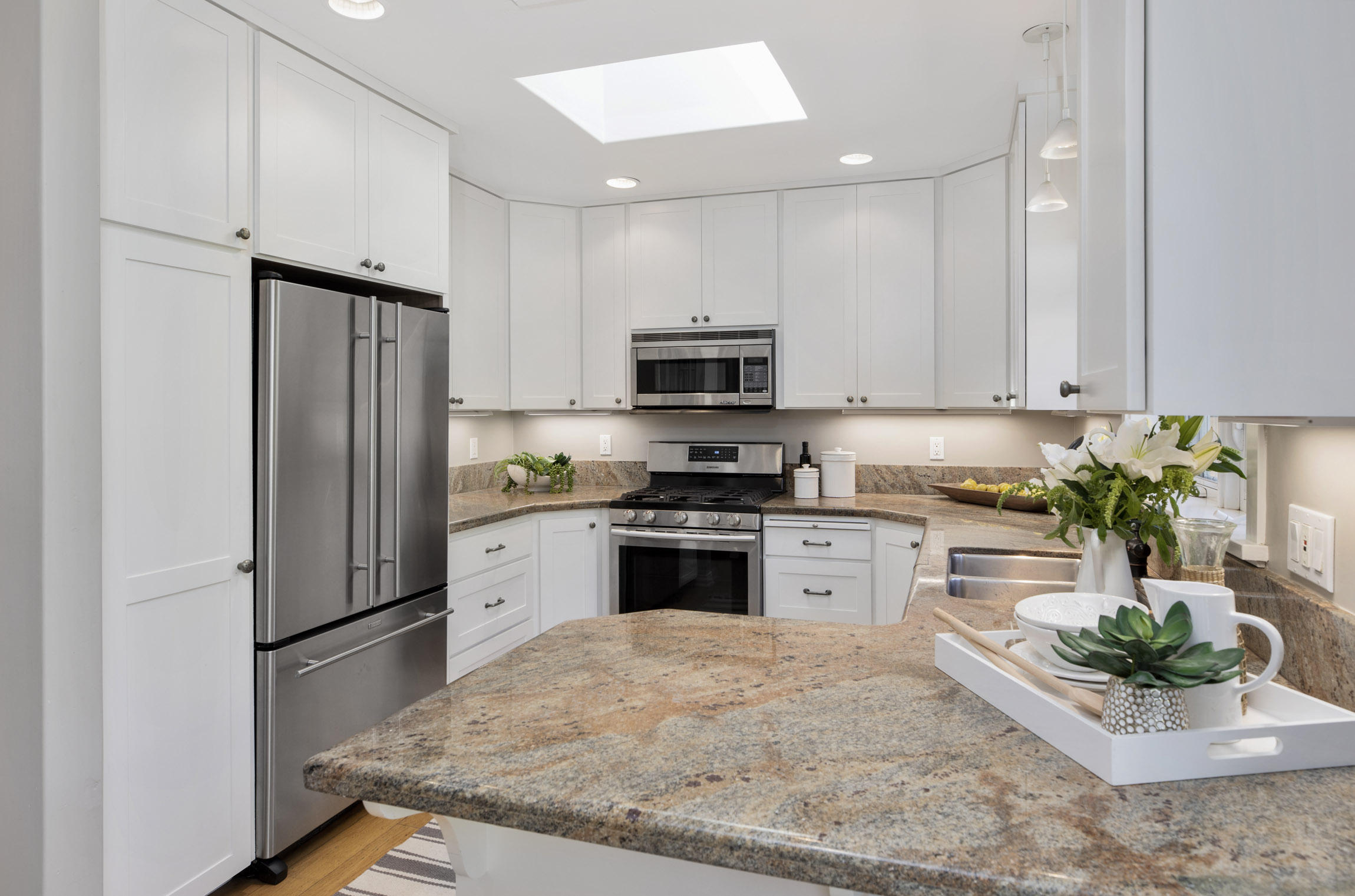 1335 B Danielson Road Santa Barbara, CA 93108 - Photo 7 of 19 7. Kitchen