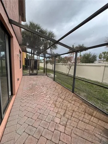 a view of utility room