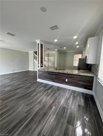 $2,700 | 7614 Bristol Circle, Naples, FL 34120