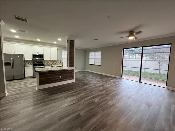 $2,700 | 7614 Bristol Circle, Naples, FL 34120