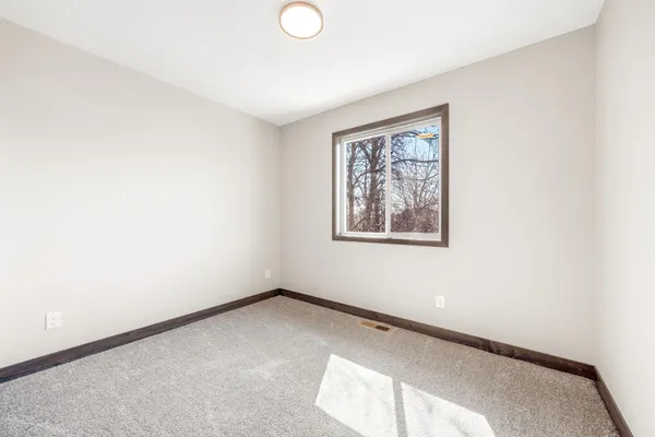 $359,900 | 800 Texas Avenue Northwest, Hutchinson, MN 55350