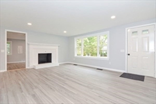 15 Raspberry Lane Barnstable, MA 02648 - Photo 4 of 18 Gallery Image 4