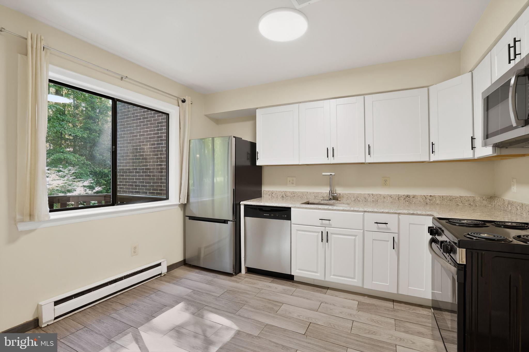 2173 Glencourse Lane Reston, VA 20191 - Photo 7 of 32 Gallery Image 7