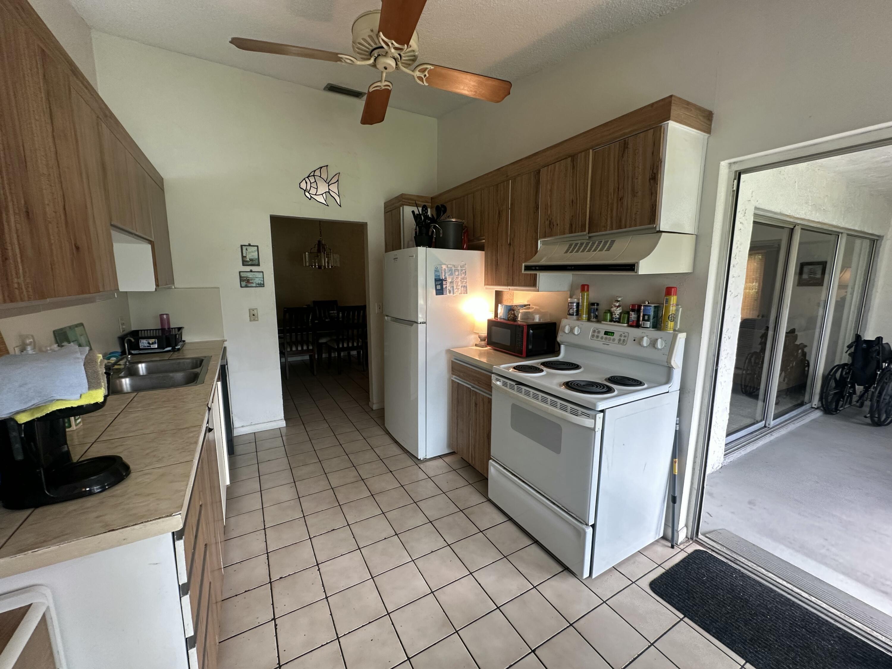 744 Lago Road Delray Beach, FL 33445 - Photo 22 of 25 IMG_5057