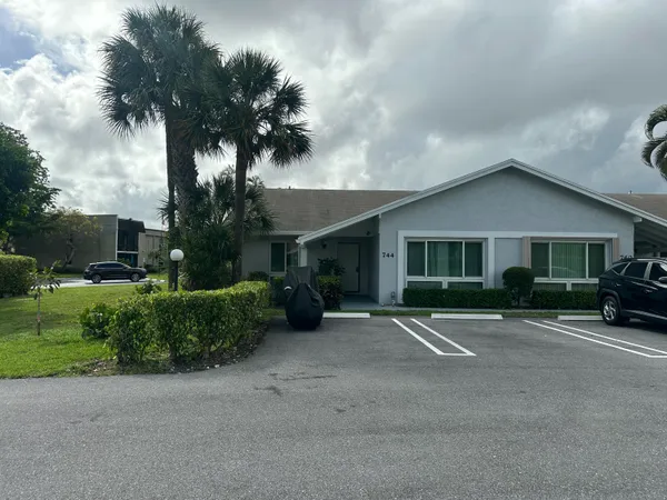$280,000 | 744 Lago Road, Delray Beach, FL 33445