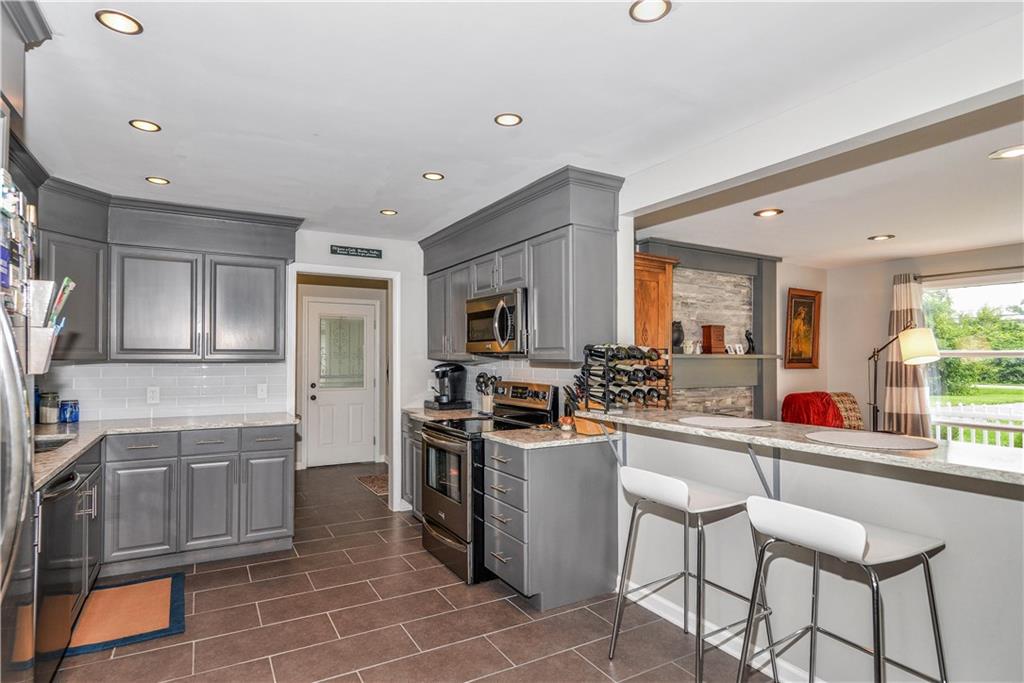 7034 Spring Mill Road Indianapolis, IN 46260 - Photo 2 of 29 Gallery Image 2
