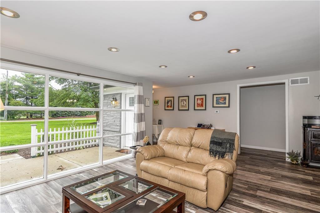 7034 Spring Mill Road Indianapolis, IN 46260 - Photo 11 of 29 Gallery Image 11