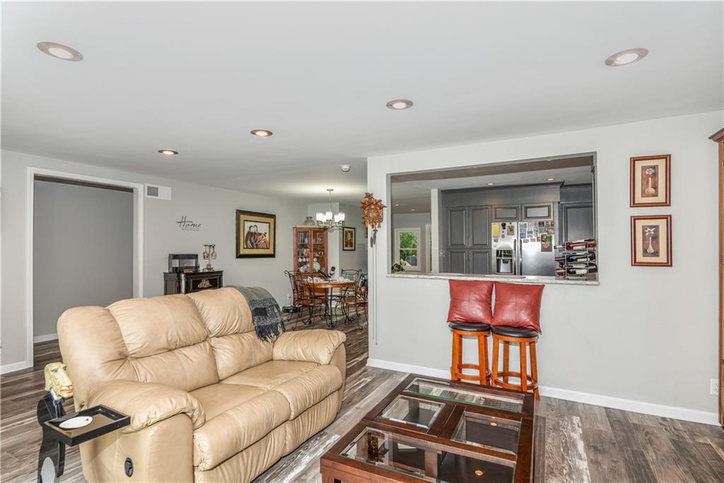 7034 Spring Mill Road Indianapolis, IN 46260 - Photo 12 of 29 Gallery Image 12